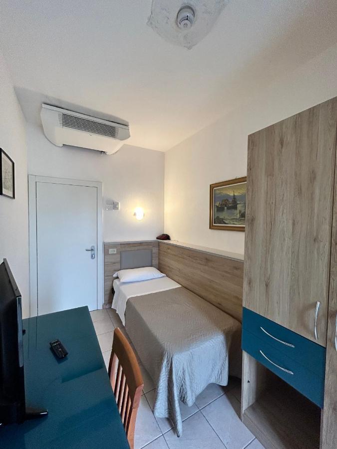 Hotel Adria Морской Милан Экстерьер фото