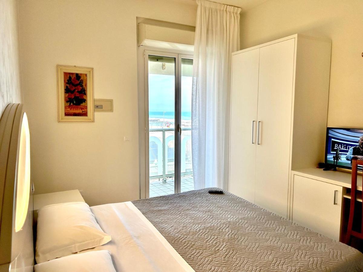 Hotel Adria Морской Милан Экстерьер фото